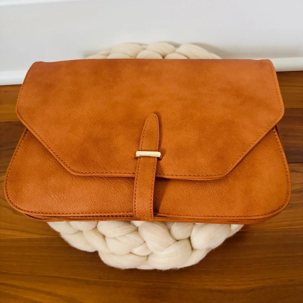 Chic cognac vegan clutch Bag with removable Chain Strap nwot